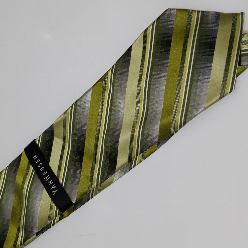 Van Heusen tie